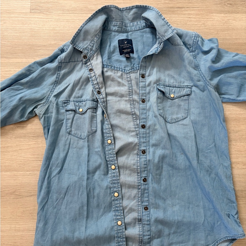 American Eagle Womens Shirt Blue Denim Boyfriend Fit Button Down Long Sleeve M - Picture 3 of 4